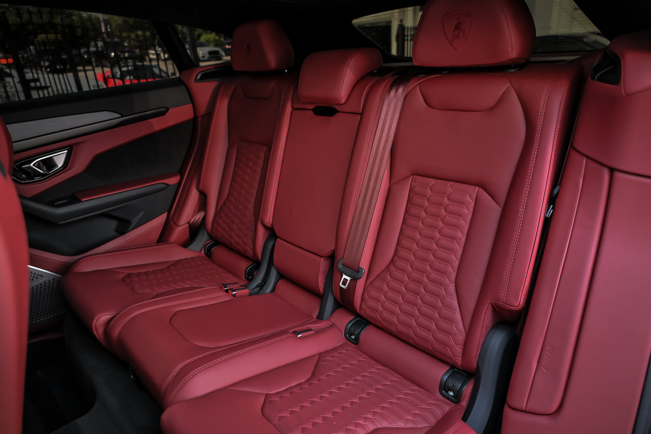 Used 2022 Lamborghini Urus AWD/4WD image 30