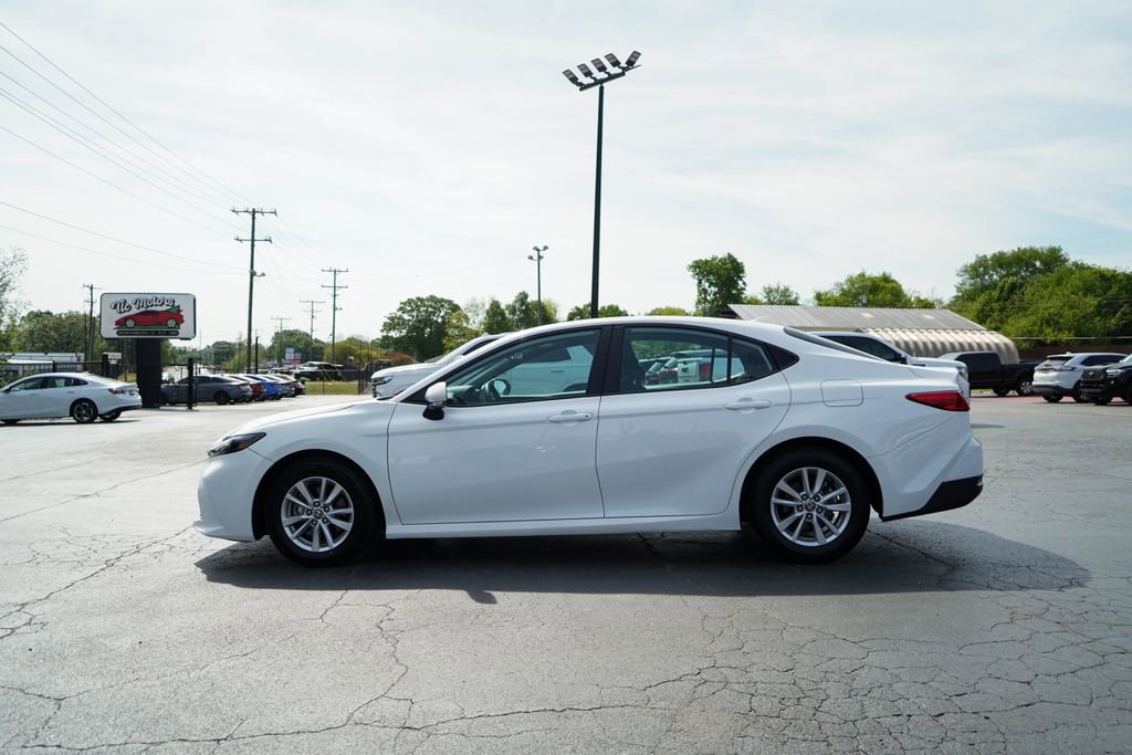 Used 2025 Toyota Camry LE FWD image 17