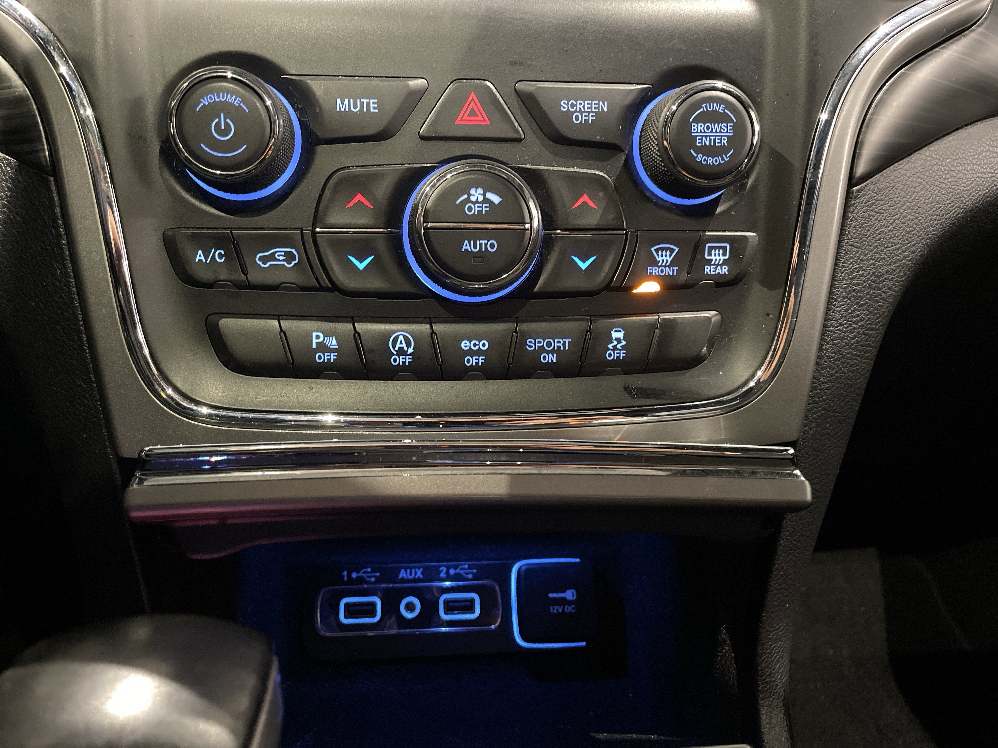 Used 2020 Jeep Grand Cherokee Laredo image 25