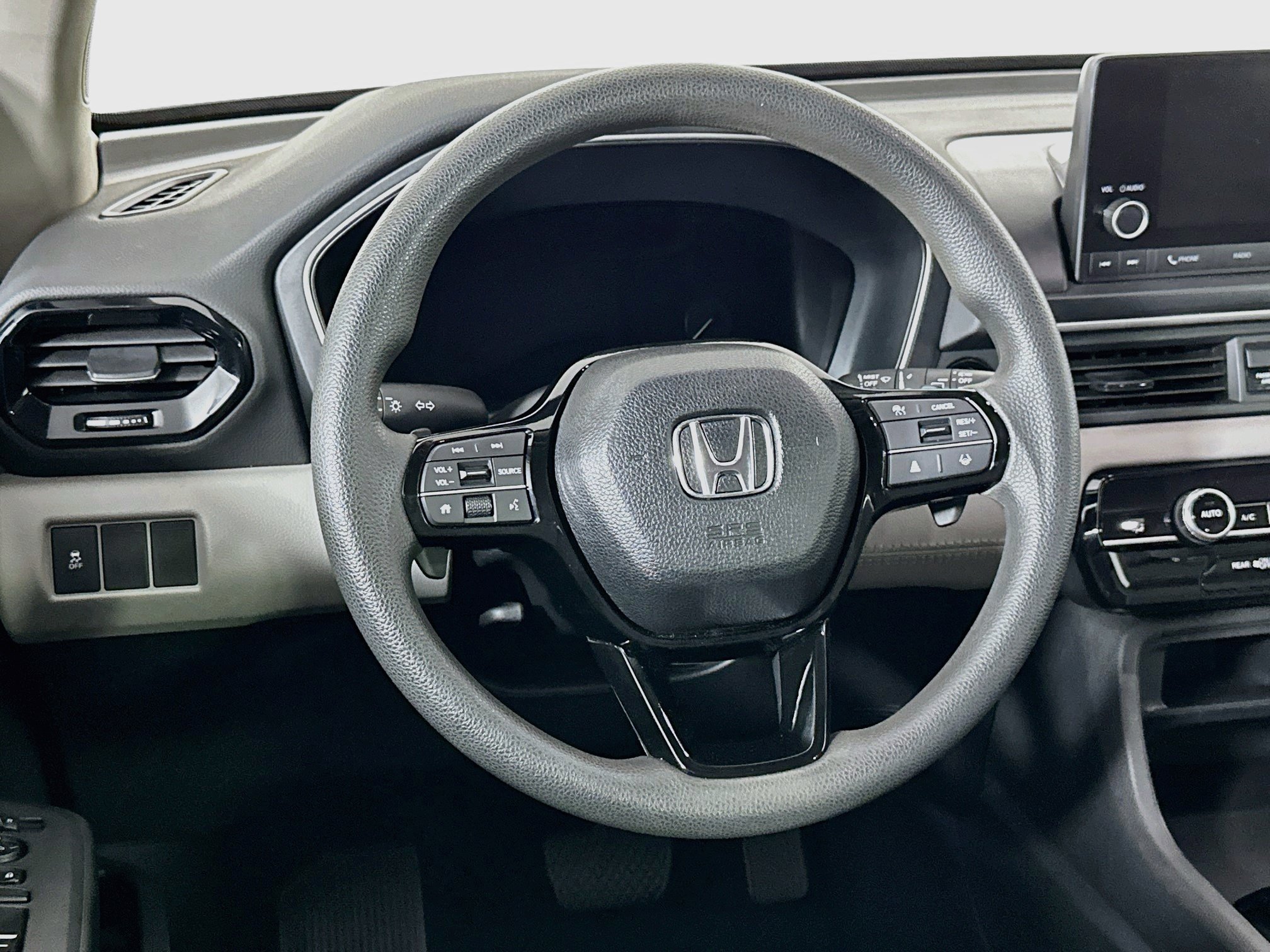 Used 2023 Honda Pilot LX image 18
