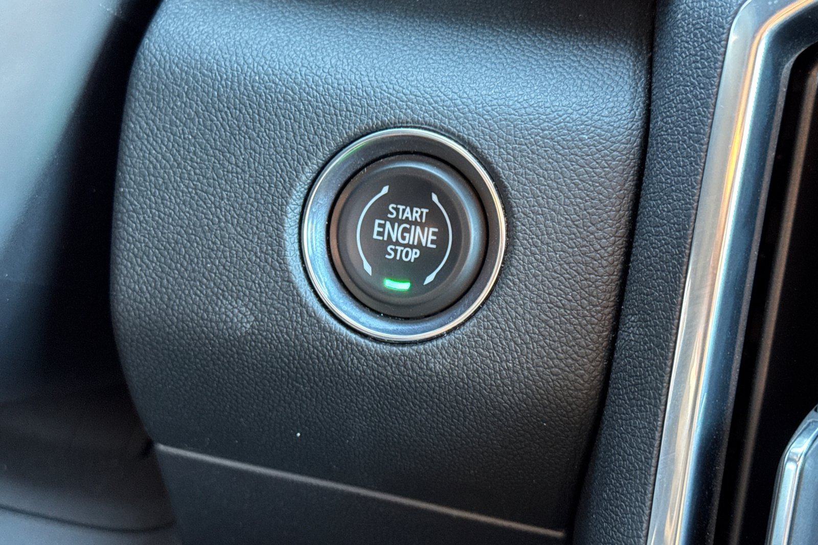 Used 2026 GMC Acadia Elevation w/ Elevation Premium Package FWD image 34