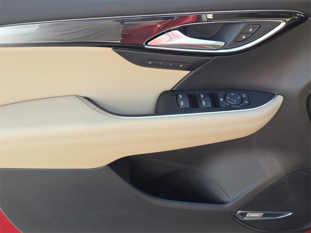 Used 2025 Buick Envision Preferred image 13