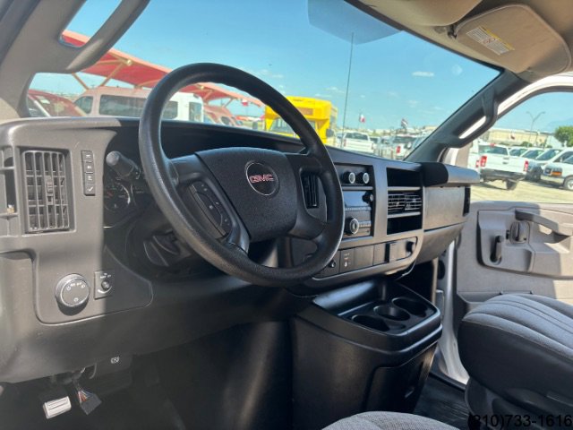 Used 2016 GMC Savana 3500 image 15
