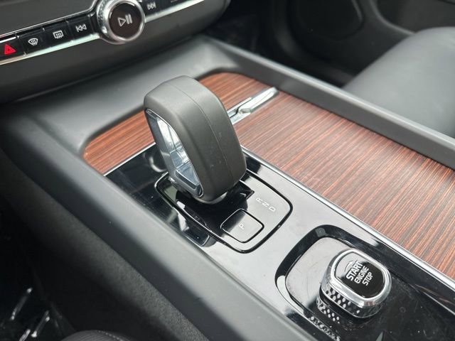 Certified 2023 Volvo XC60 B5 Plus w/ Climate Package image 19