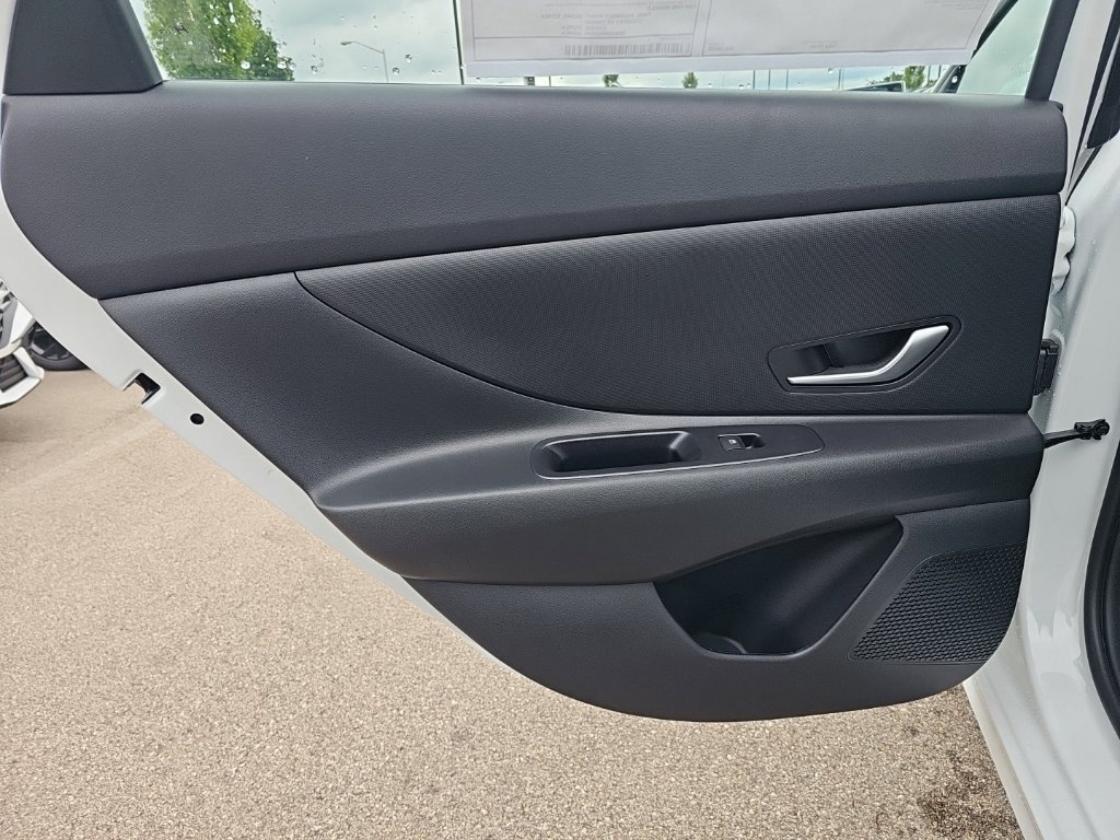 New 2026 Hyundai Elantra SE FWD image 27