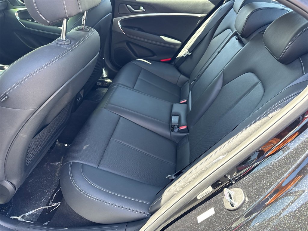 Used 2025 Genesis G70 2.5T image 20