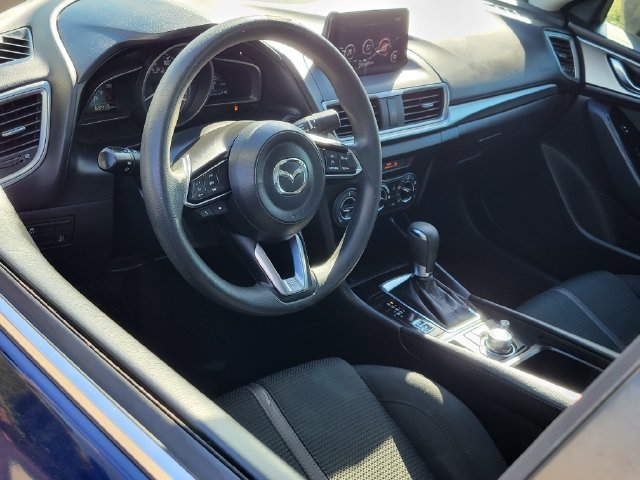 Used 2018 MAZDA MAZDA3 Sport w/ Preferred Equipment Package FWD image 5