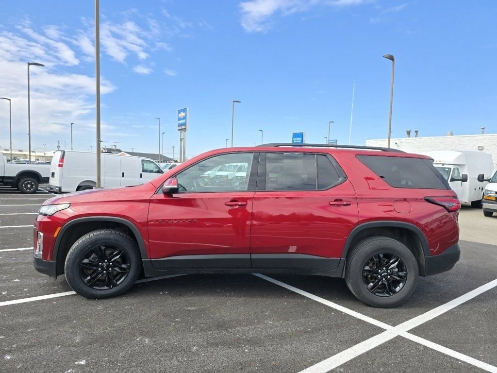 Used 2023 Chevrolet Traverse LT w/ Midnight/Sport Edition image 9
