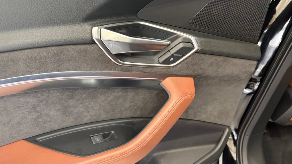 Used 2019 Audi e-tron Prestige AWD/4WD image 20
