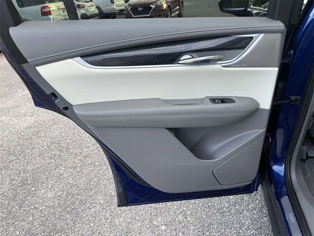 Used 2023 Cadillac XT6 Premium Luxury w/ Technology Package image 32