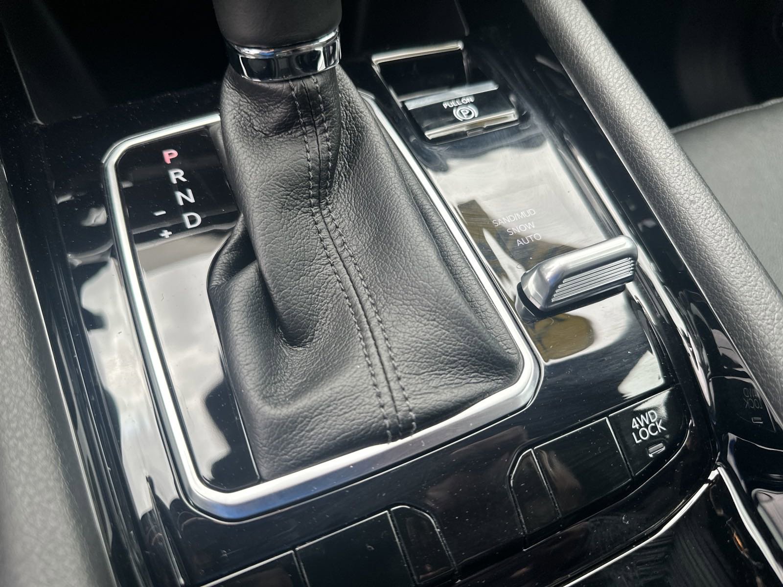 Used 2023 Jeep Compass Limited image 38