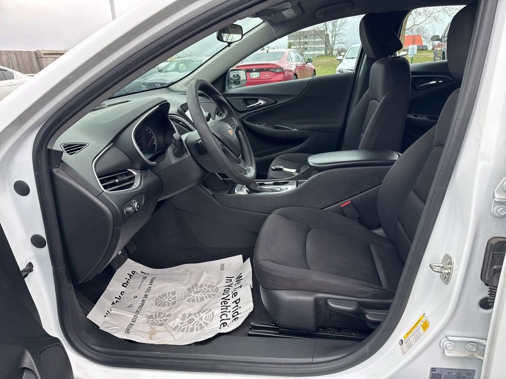 Used 2023 Chevrolet Malibu LS image 27