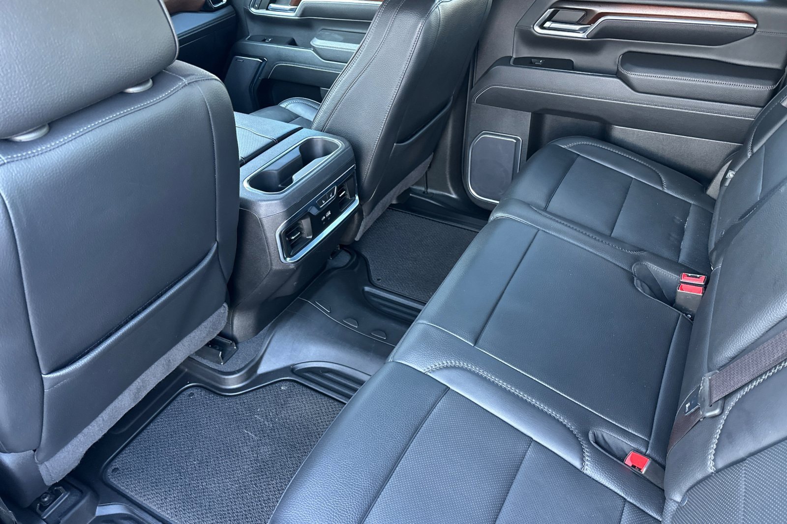 Used 2024 GMC Sierra 3500 Denali w/ Denali Reserve Package image 13