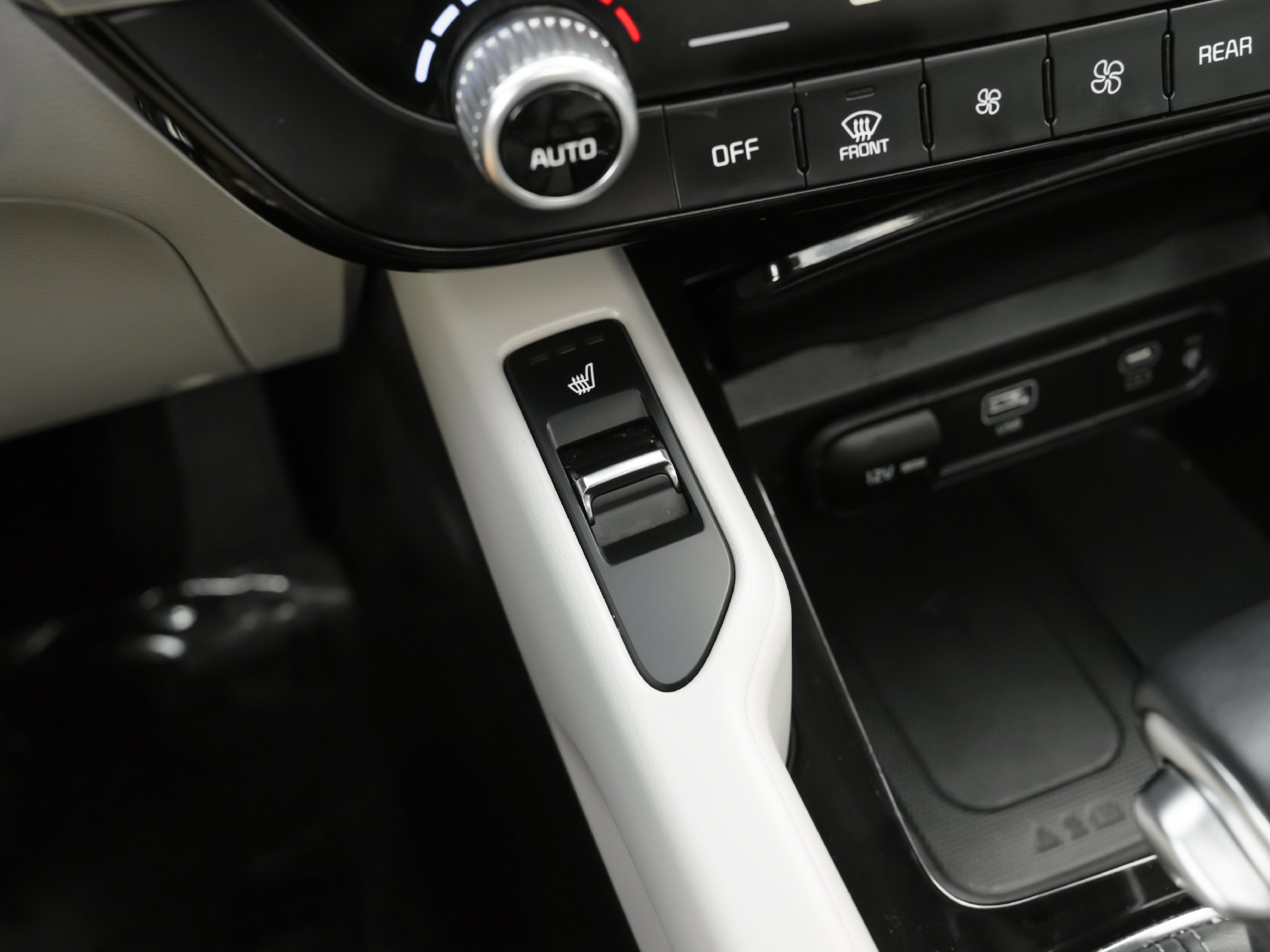 Used 2025 Kia Telluride S FWD image 14