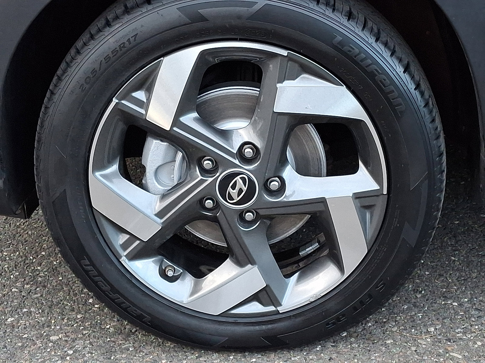 Used 2023 Hyundai Venue SEL FWD image 9
