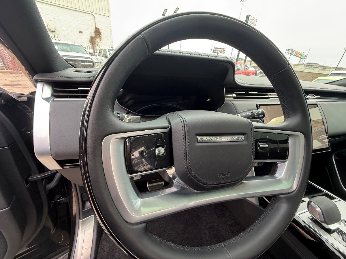 Used 2025 Land Rover Range Rover Long Wheelbase SE image 28
