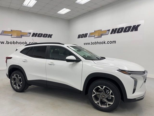 New 2026 Chevrolet Trax LT w/ Sunroof Package FWD image 3