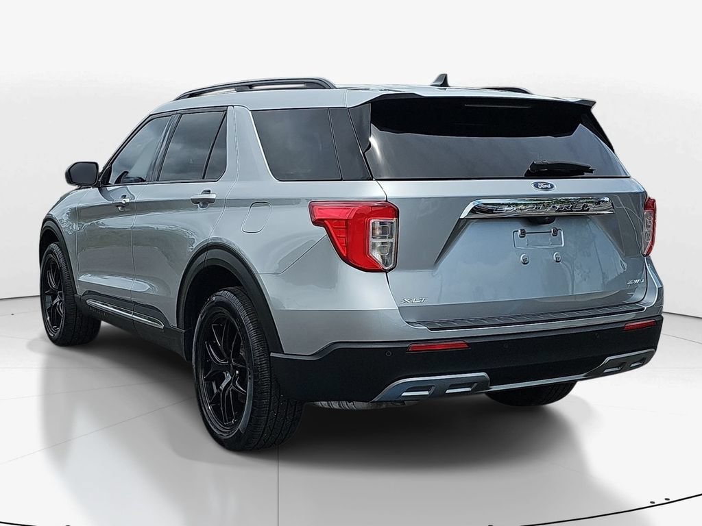 Used 2022 Ford Explorer XLT w/ Equipment Group 202A AWD/4WD image 8
