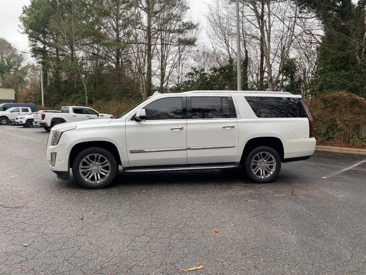 Used 2017 Cadillac Escalade ESV 2WD image 9