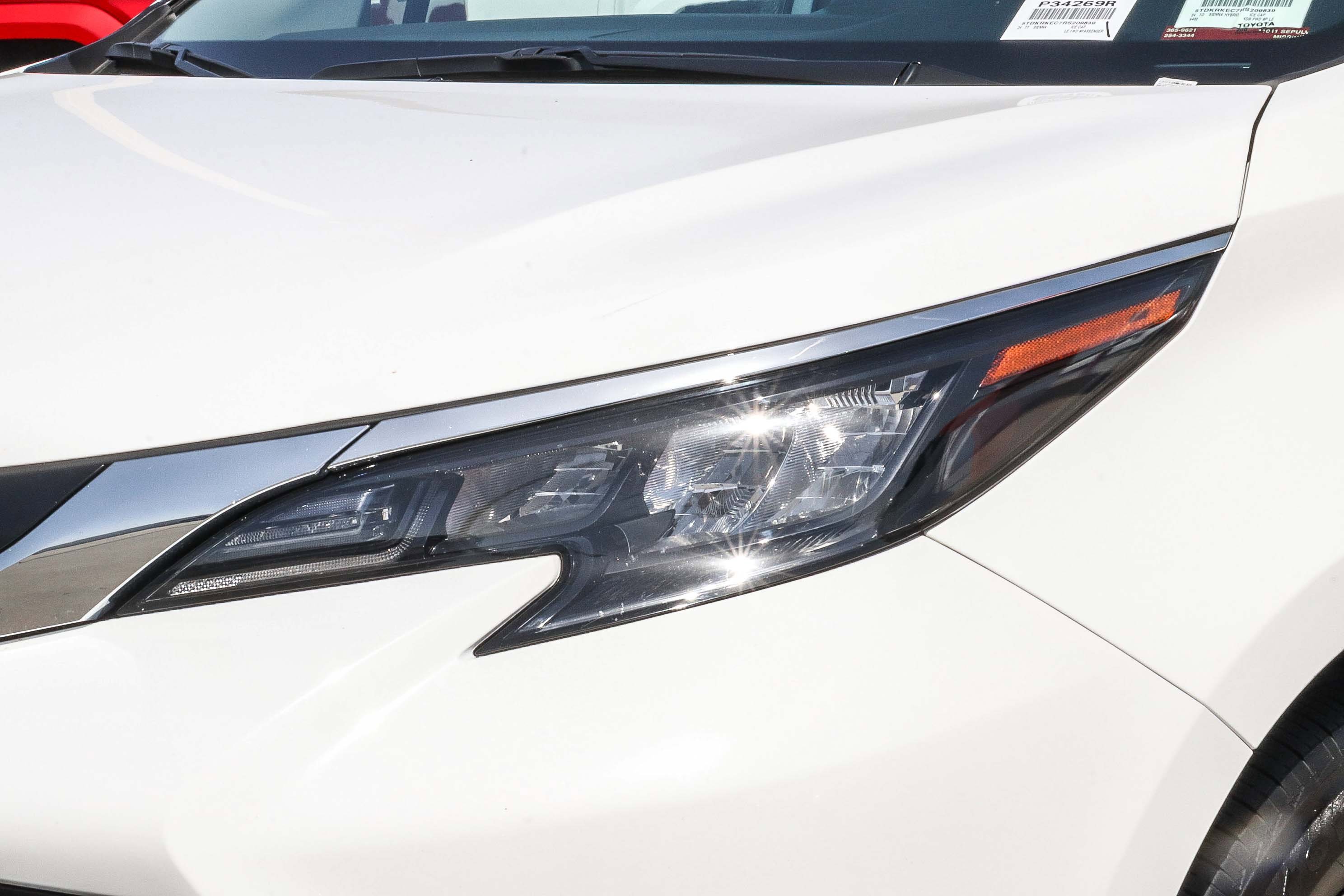 Used 2024 Toyota Sienna LE image 10