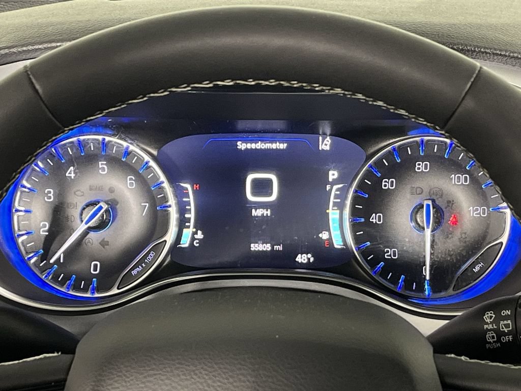 Used 2025 Chrysler Pacifica Limited FWD image 19