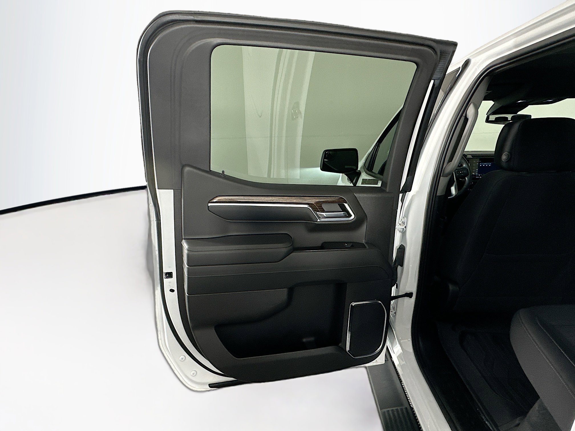 Used 2024 GMC Sierra 1500 Elevation w/ LPO, Elevation Black Package image 24