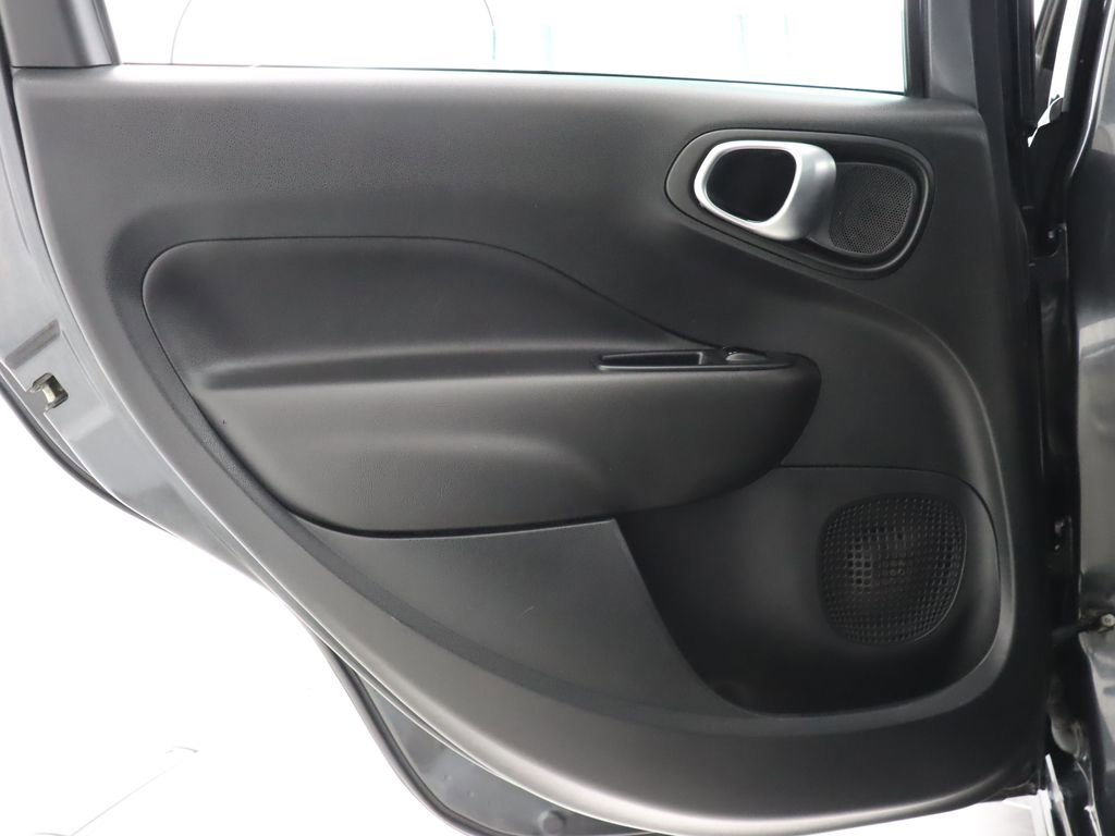 Used 2019 FIAT 500L Trekking FWD image 38