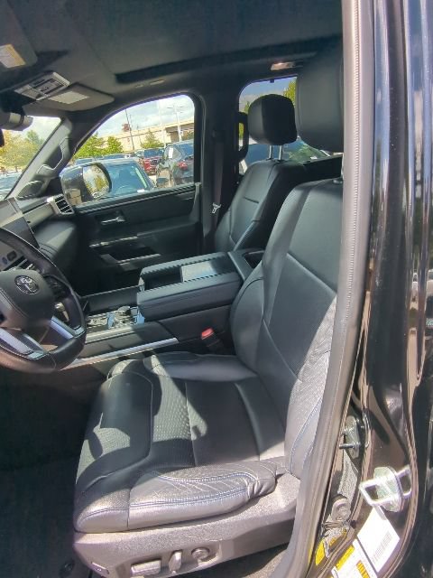 Used 2023 Toyota Sequoia Platinum AWD/4WD image 4