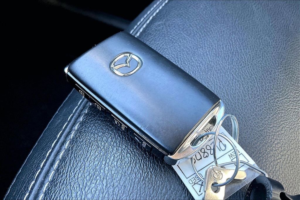 Used 2025 MAZDA CX-5 AWD 2.5 S w/ Preferred Package image 11