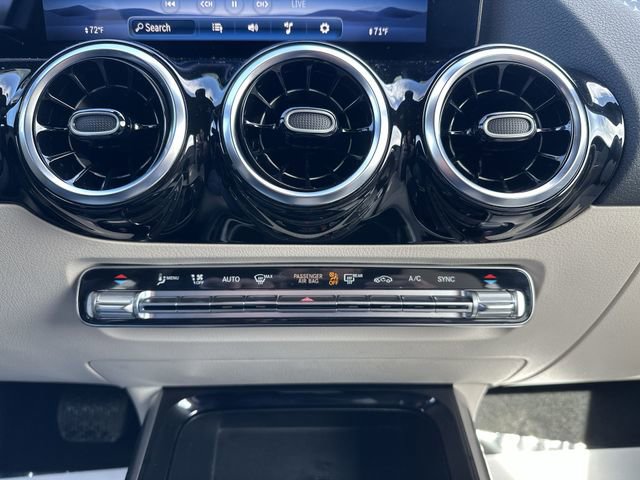Used 2025 Mercedes-Benz GLA 250 4MATIC image 18