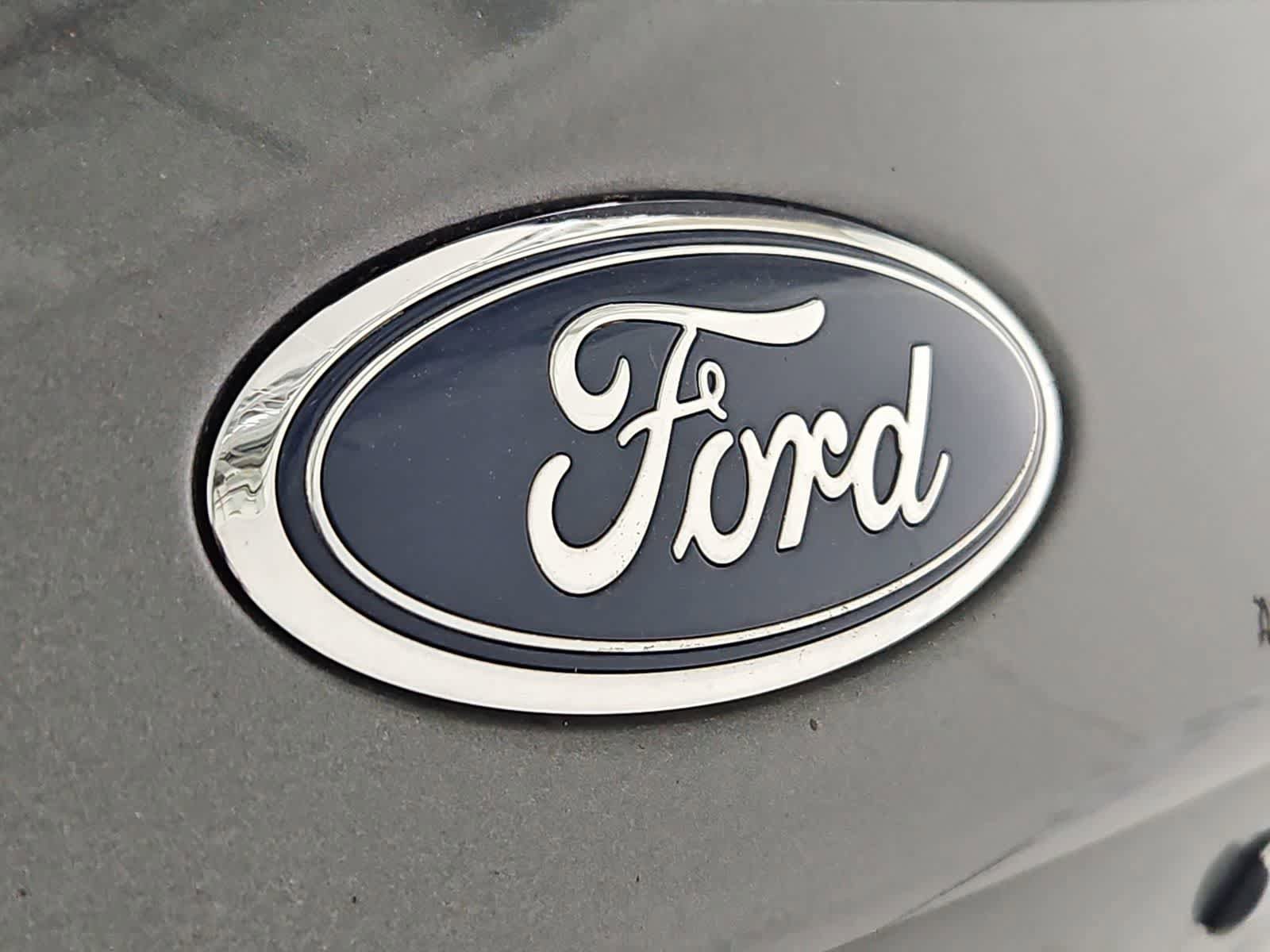 Used 2020 Ford Escape Titanium image 11