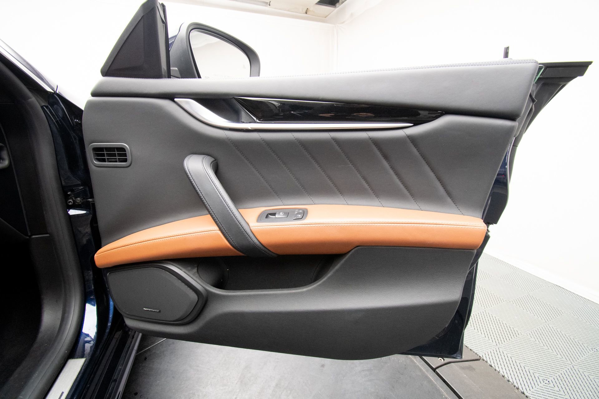 Used 2022 Maserati Ghibli Modena Q4 image 22