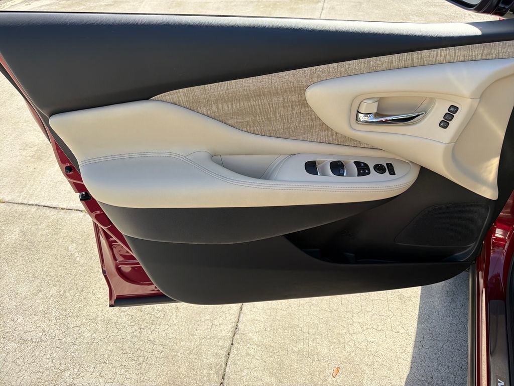 Used 2023 Nissan Murano SL w/ Cargo Package image 17