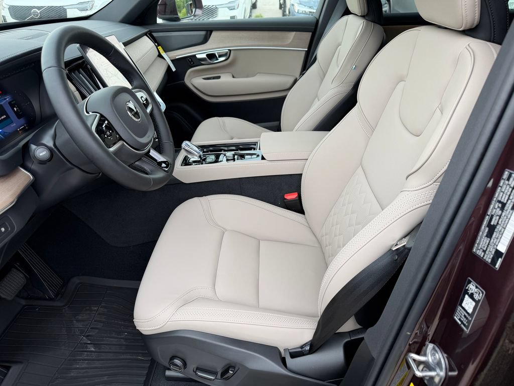 New 2026 Volvo XC90 T8 Plus w/ Protection Package Premier AWD/4WD image 17