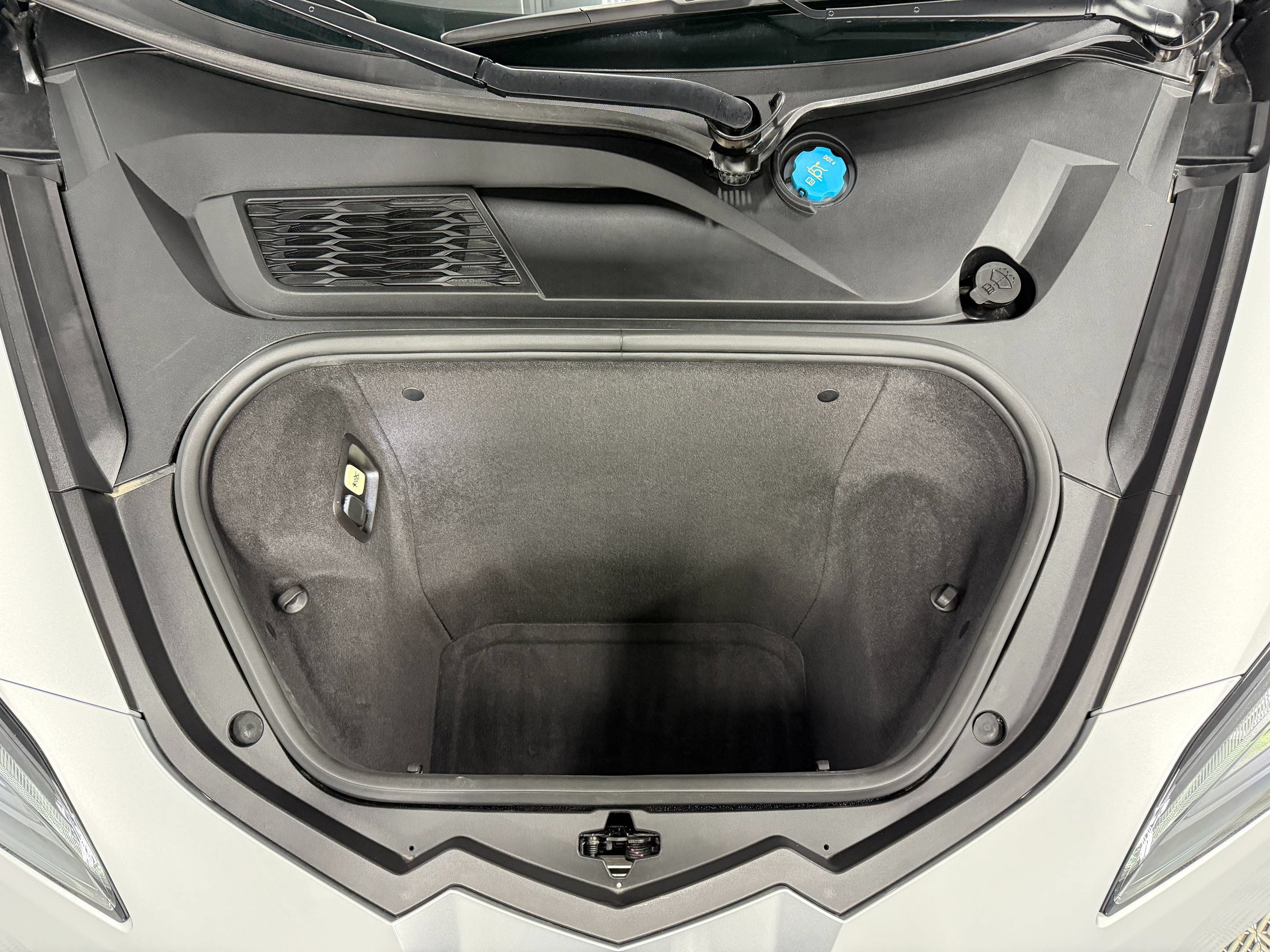 Used 2020 Chevrolet Corvette Stingray Premium Conv w/ 3LT Preferred Equipment Group RWD image 34