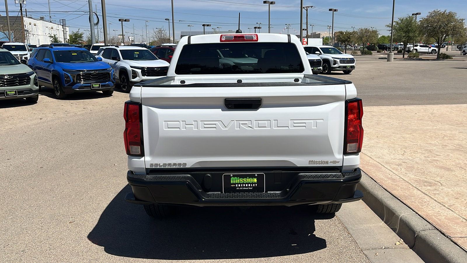 Used 2024 Chevrolet Colorado W/T RWD image 7