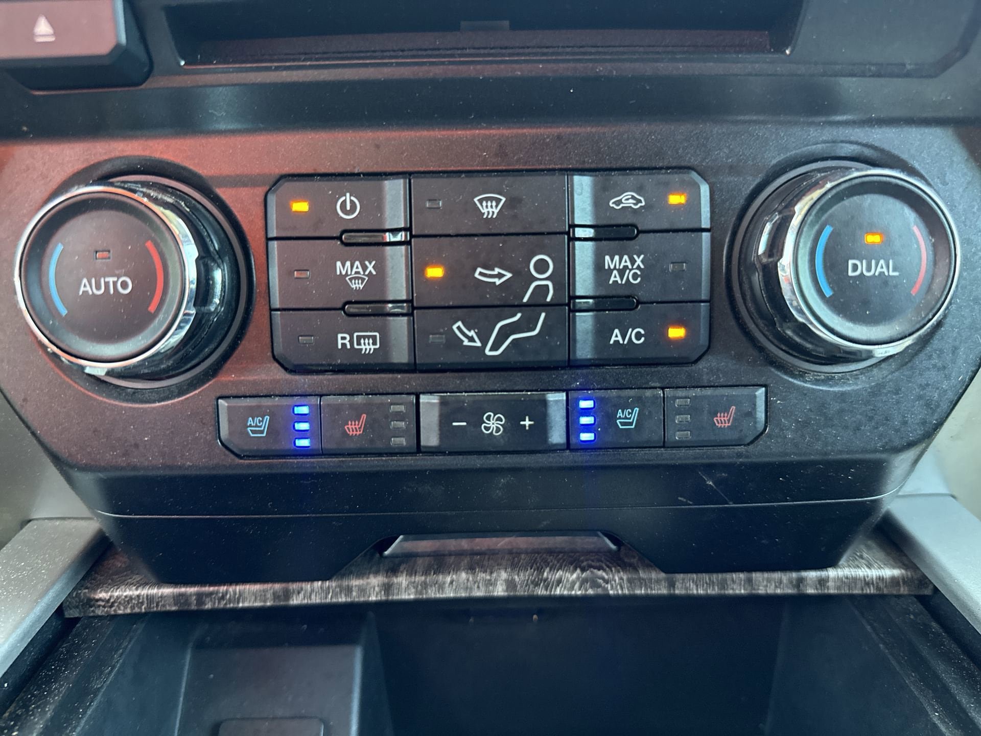 Used 2017 Ford F250 Lariat w/ Lariat Ultimate Package AWD/4WD image 17