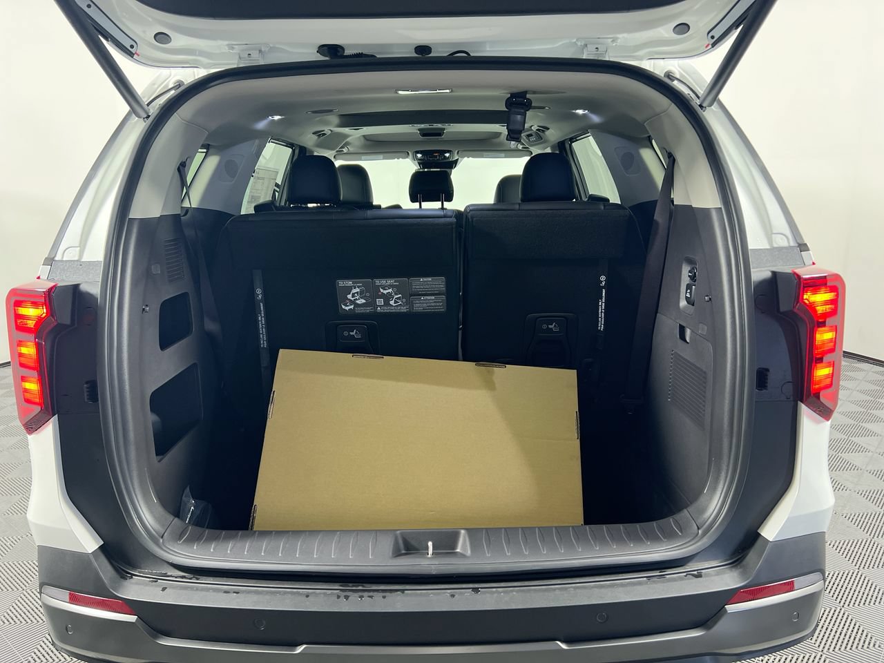 New 2027 Kia Carnival SX Prestige FWD image 33
