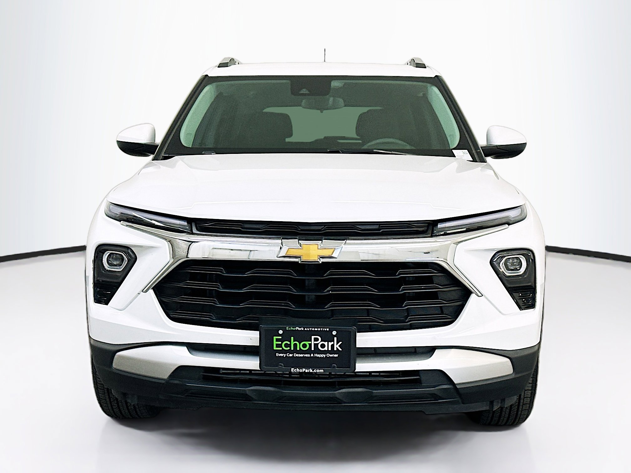 Used 2025 Chevrolet TrailBlazer LT AWD/4WD image 2