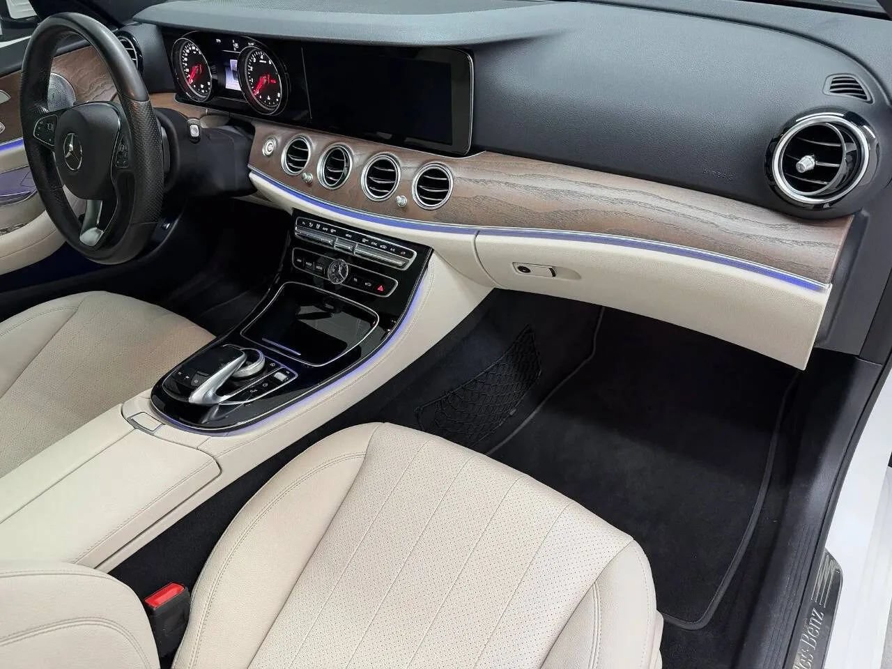 Used 2017 Mercedes-Benz E 400 4MATIC Wagon image 10