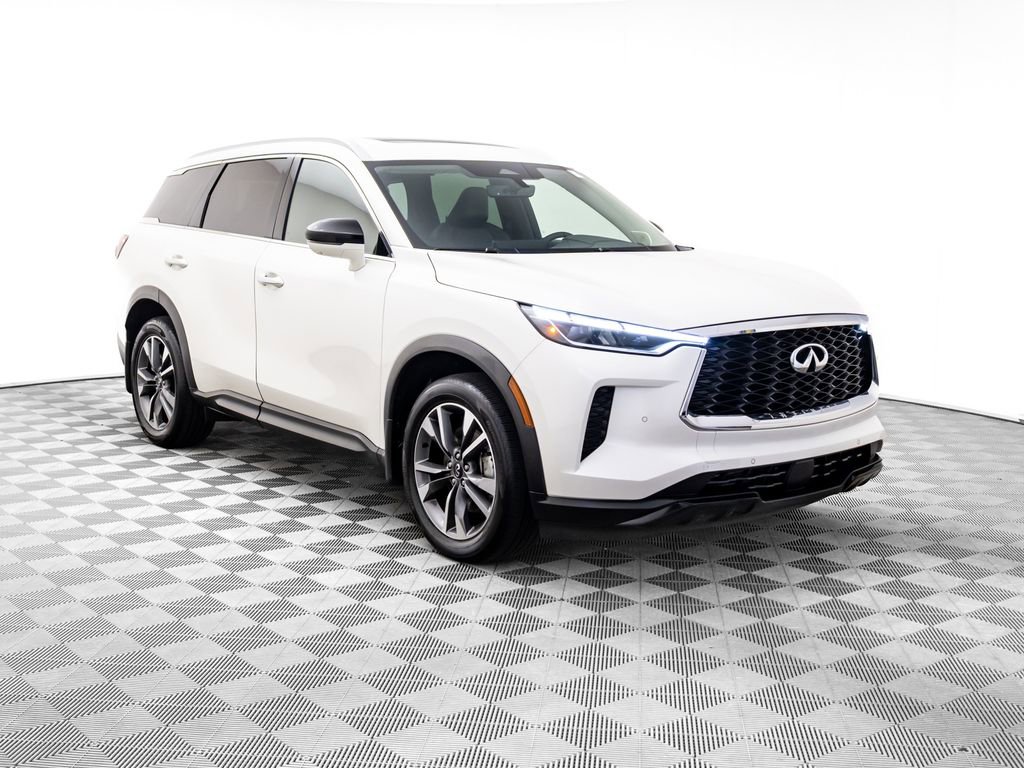 Certified 2025 INFINITI QX60 Luxe image 7