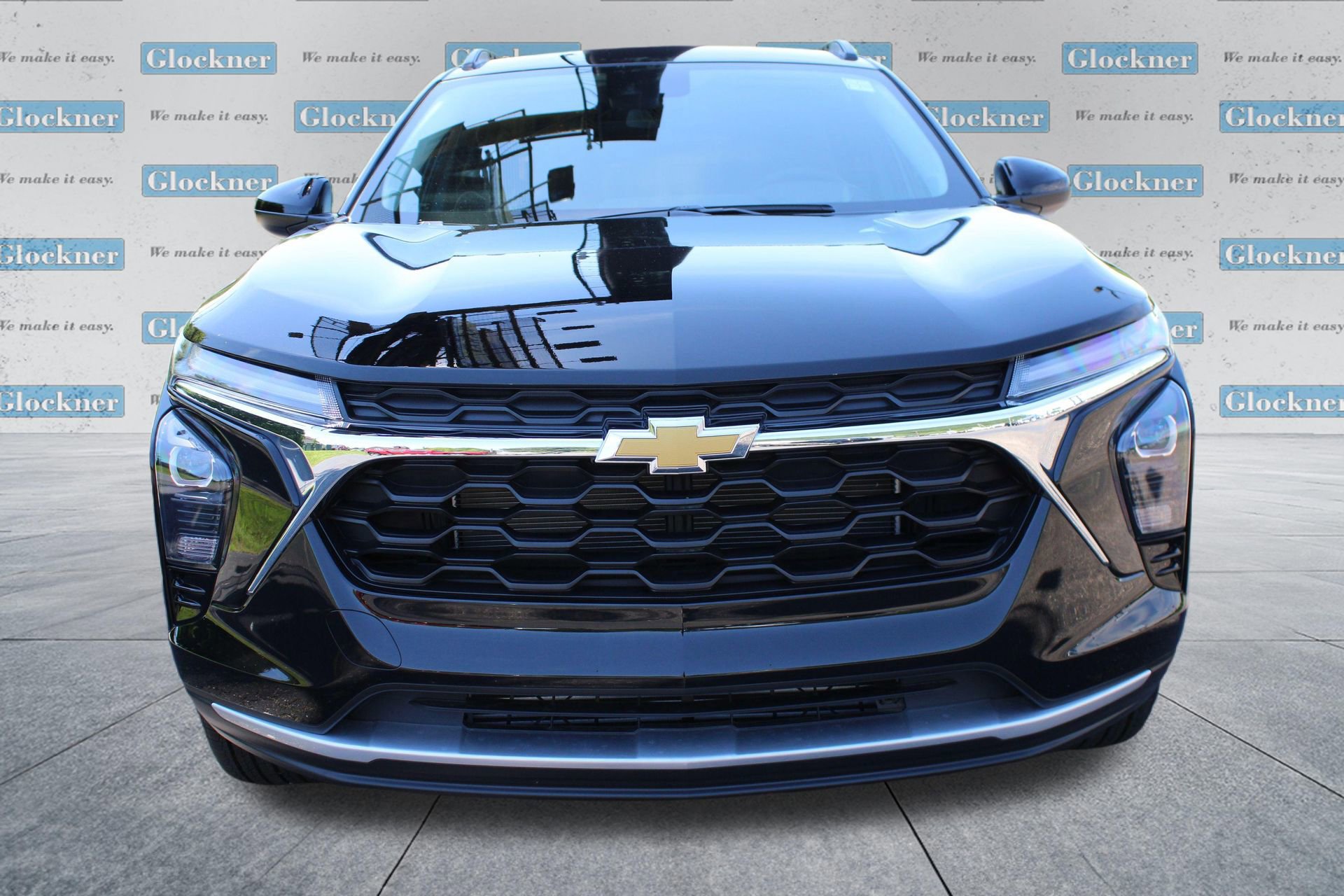 New 2026 Chevrolet Trax LT w/ Driver Confidence Package FWD image 2