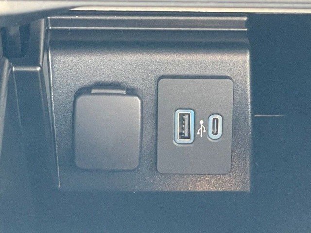 Used 2021 Ford Explorer Limited w/ Equipment Group 301A image 55