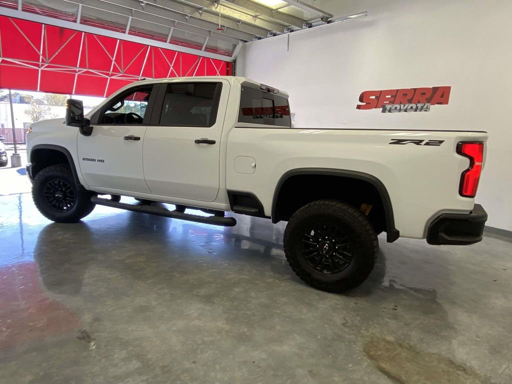 Used 2025 Chevrolet Silverado 2500 ZR2 w/ Technology Package image 6