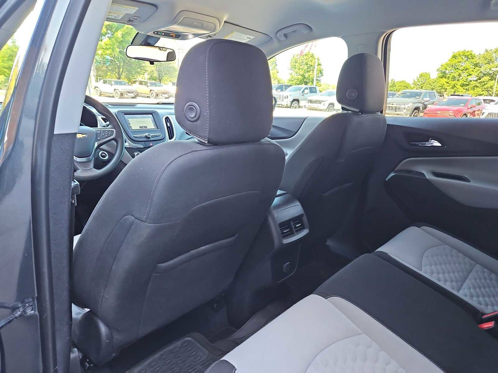 Used 2018 Chevrolet Equinox LT FWD image 31
