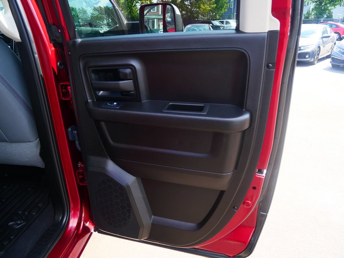 Used 2019 RAM 1500 Express AWD/4WD image 29