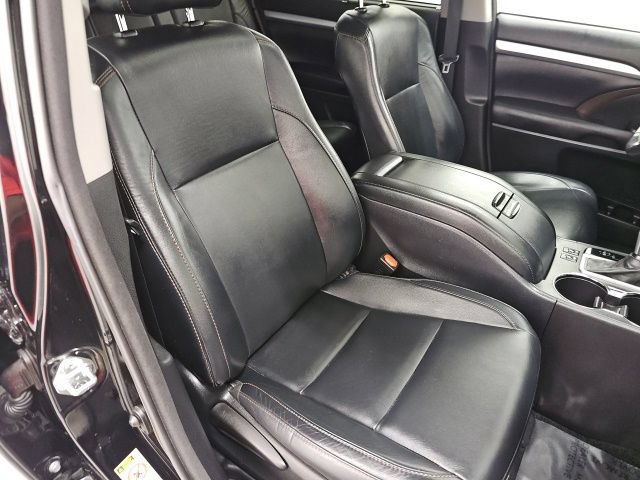 Used 2016 Toyota Highlander XLE AWD/4WD image 40