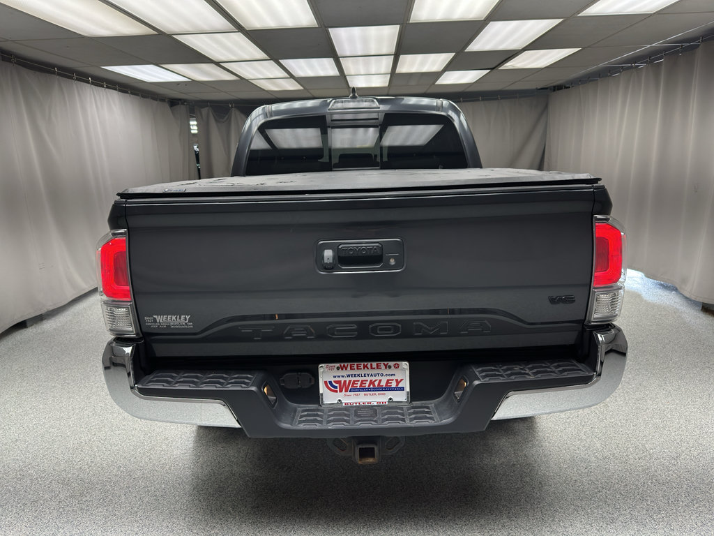 Used 2022 Toyota Tacoma TRD Off-Road AWD/4WD image 3