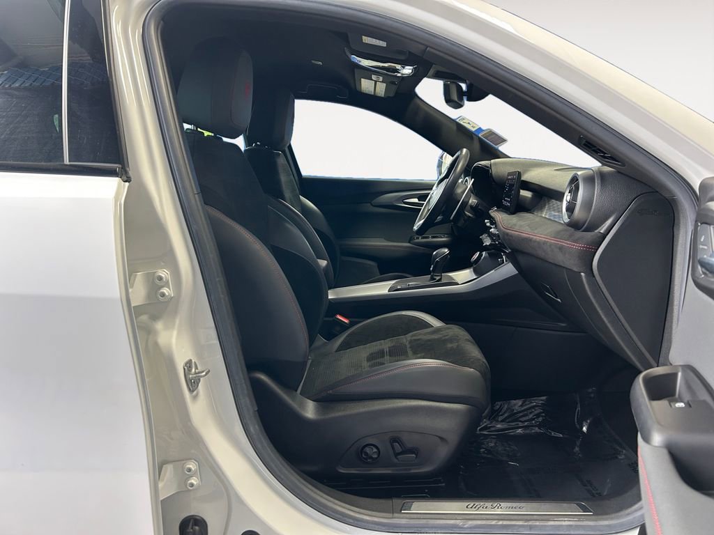 Used 2024 Alfa Romeo Tonale Veloce w/ Active Assist Package image 10