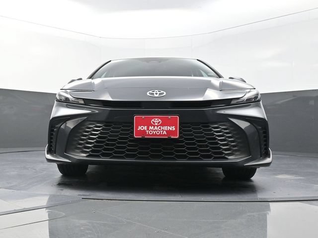 Used 2026 Toyota Camry SE FWD image 32